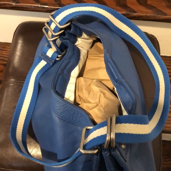 MARC JACOBS Blue Striped Crossbody Strap Pinstriped Interior Blue Leather Bag - Picture 14 of 17